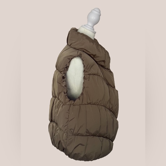 Ermanno Scervino cropped padded beige/camel vest, animal print lining. - Picture 4 of 13